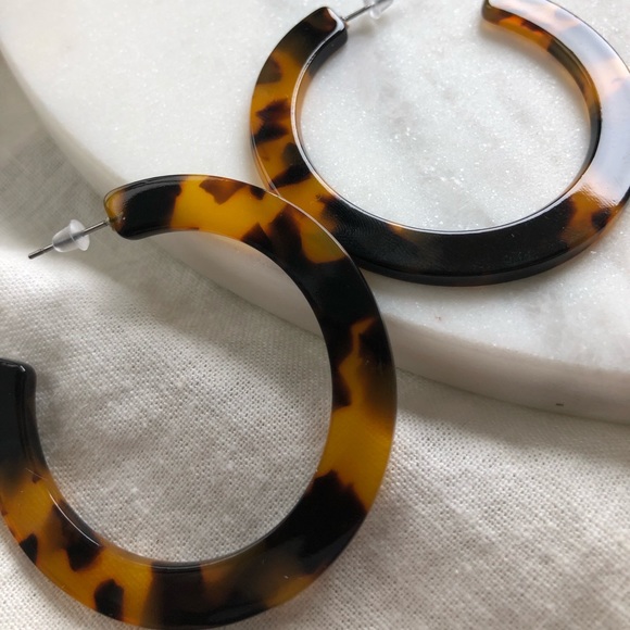 The Classic C Shaped Tortoise Shell Resin Earring - Picture 2 of 5
